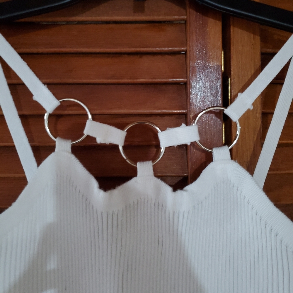 White Top - Picture 2 of 8